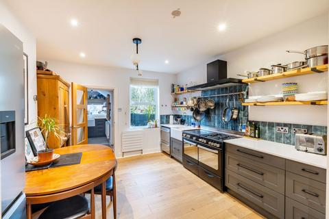 46 Beechwood Road, Caterham, CR3 6NA