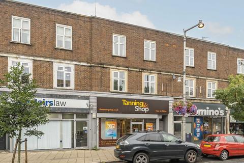 3 bedroom flat to rent, Heath Road, Twickenham TW1