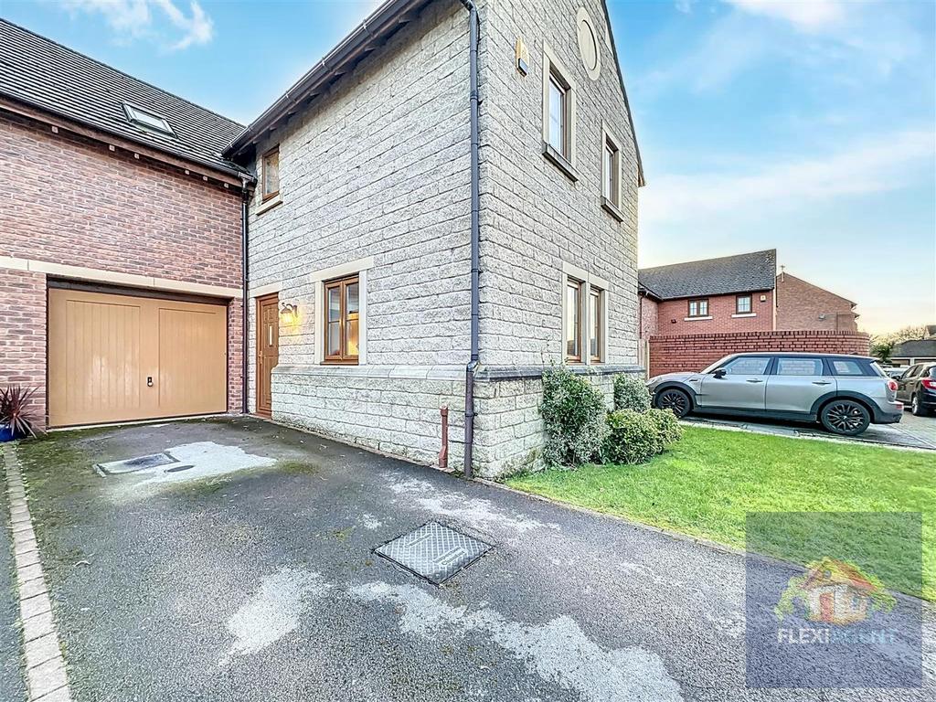 Garage/Driveway
