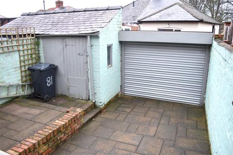 3 bedroom terraced house to rent, West Auckland Road, Darlington