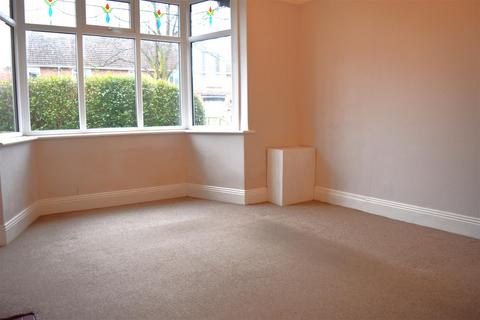 3 bedroom terraced house to rent, West Auckland Road, Darlington