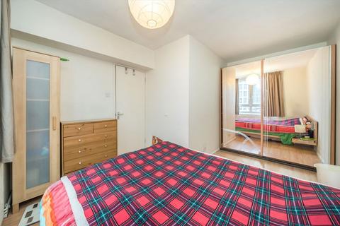 2 bedroom flat to rent, St. Luke's Estate, London EC1V