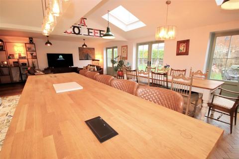 8 Byfield Close, Toddington, Dunstable, LU5 6BH