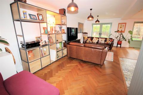 8 Byfield Close, Toddington, Dunstable, LU5 6BH