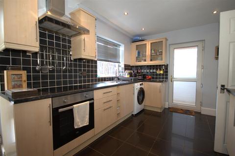 75 Arnside Crescent, Castleford, WF10 3NT