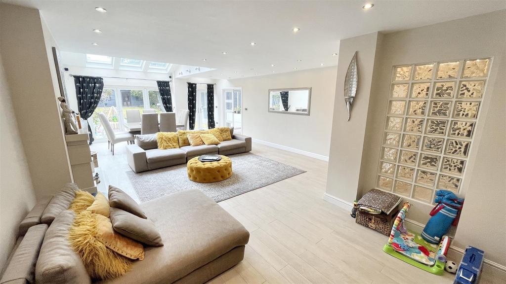 Living/Dining Room