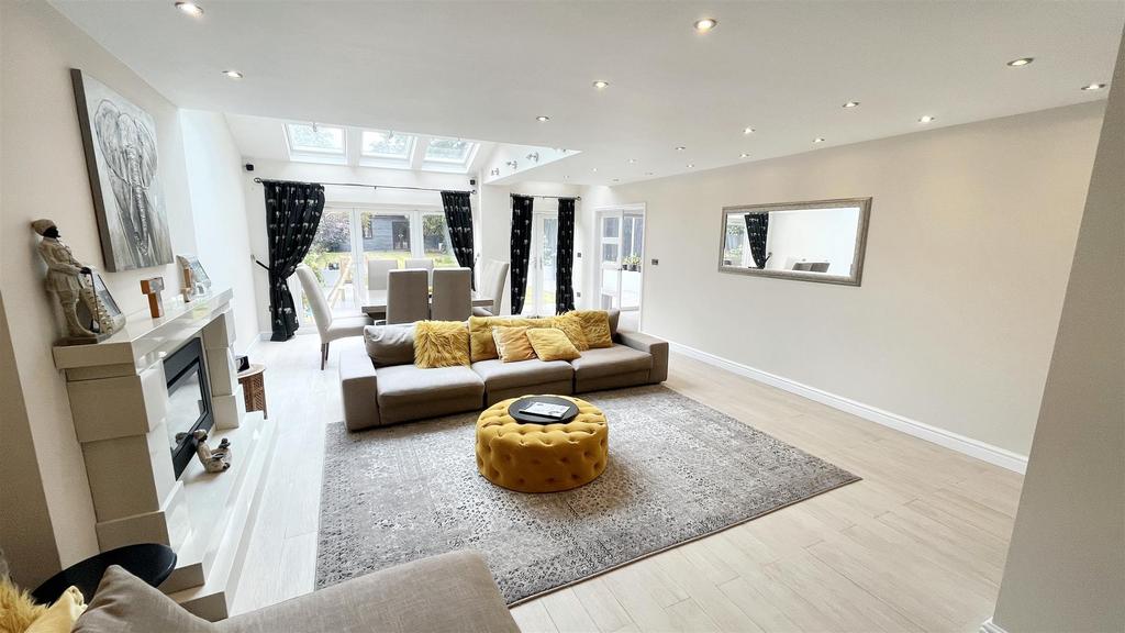 Living/Dining Room