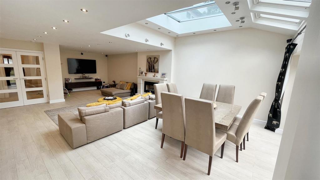 Living/Dining Room