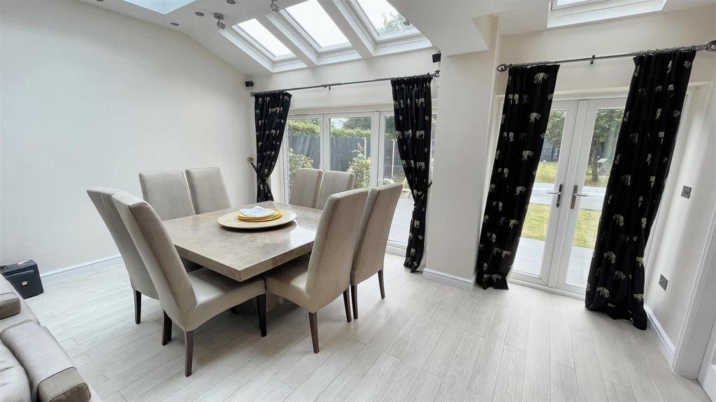 Living/Dining Room