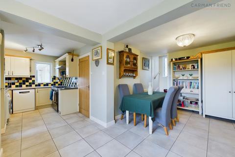 4 bedroom semi-detached house for sale, Grove Road, Mollington, CH1