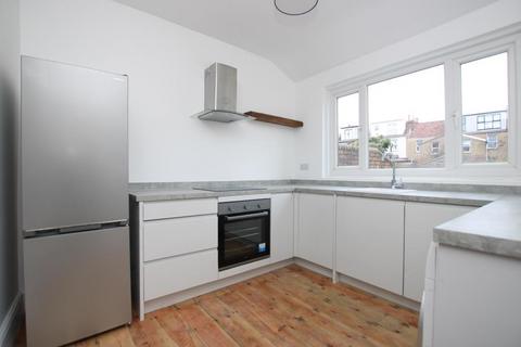 3 bedroom terraced house to rent, Quarrington Road, Bristol BS7