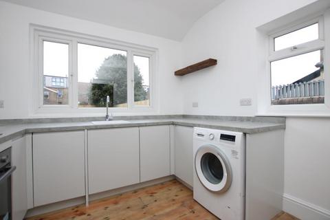 3 bedroom terraced house to rent, Quarrington Road, Bristol BS7