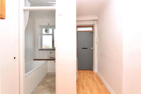 1 bedroom flat for sale, Clissold Crescent, London N16