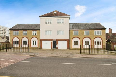 2 bedroom apartment to rent, Taverners Way, Hoddesdon