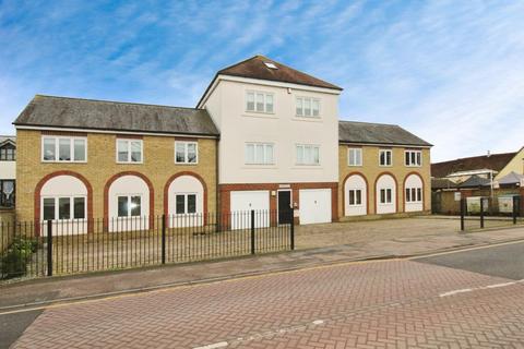 2 bedroom apartment to rent, Taverners Way, Hoddesdon