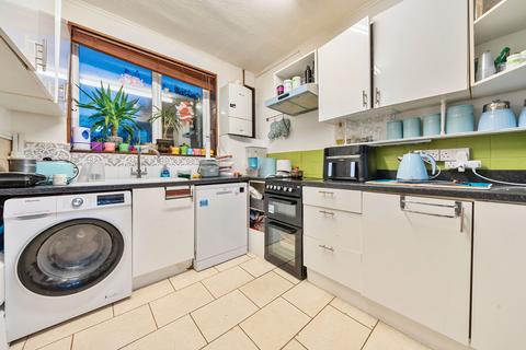 3 bedroom terraced house for sale, Wydeville Manor Road, London