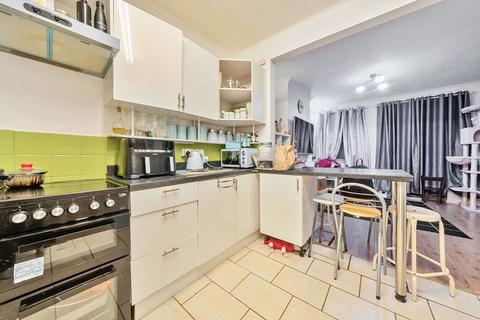 3 bedroom terraced house for sale, Wydeville Manor Road, London