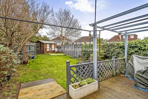 5 bedroom semi-detached house for sale, Crest Road, Hayes