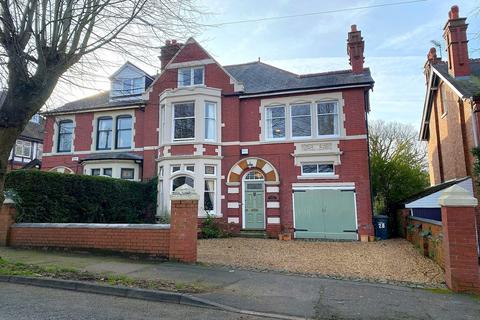 6 bedroom semi-detached house for sale, Hillgrove Crescent, Kidderminster, DY10