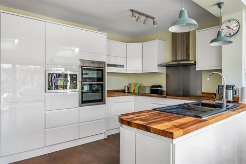 16 Revell Road, Sutton, SM1 2ED