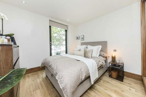 2 bedroom flat to rent, Marlborough Road, London W4