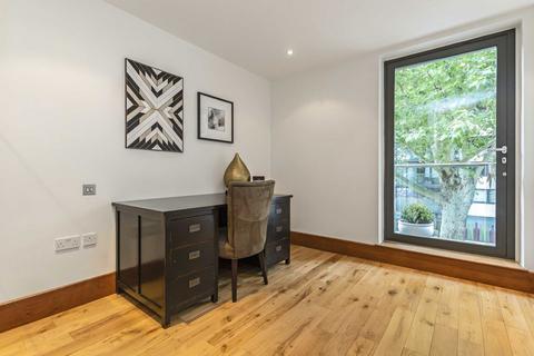 2 bedroom flat to rent, Marlborough Road, London W4