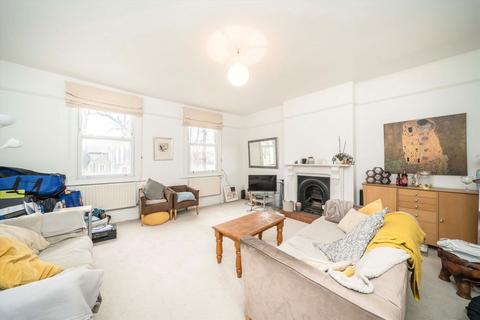 3 bedroom flat to rent, Chiswick High Road, London W4