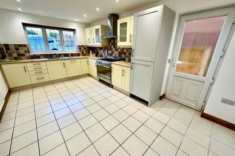 4 bedroom detached house to rent, Melbourne Road, Ibstock, LE67