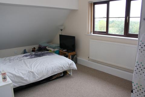 2 bedroom property to rent, Hambrook Lane, Bristol BS16