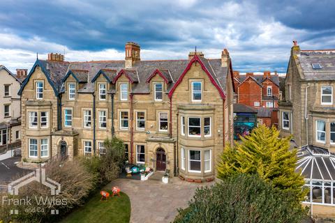 undefined, North Promenade, Lytham St. Annes, Lancashire