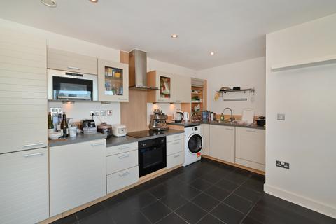 2 bedroom flat for sale, Balearic Apartments, London E16