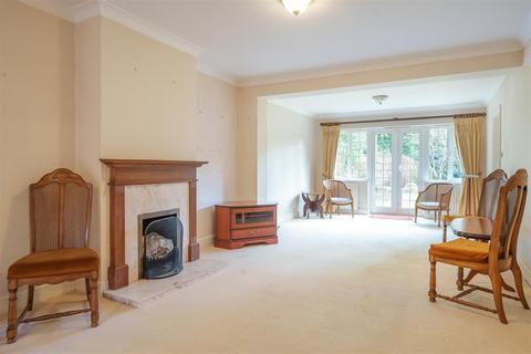 3 bedroom link detached house for sale, Chequers Lane, Walton On The Hill