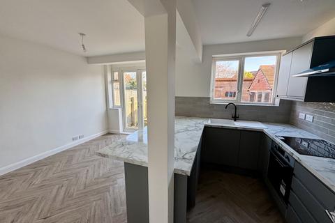 18 Beach Road, Fleetwood, FY7 8PT