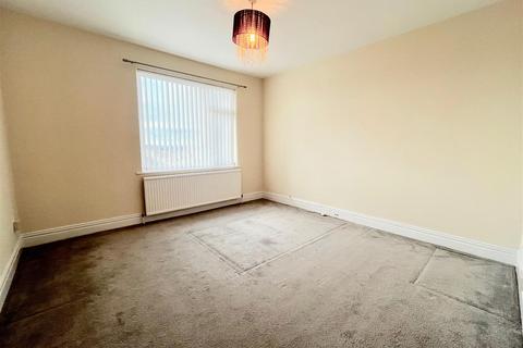 2 bedroom flat to rent, Beverley Road, Low Fell, Gateshead