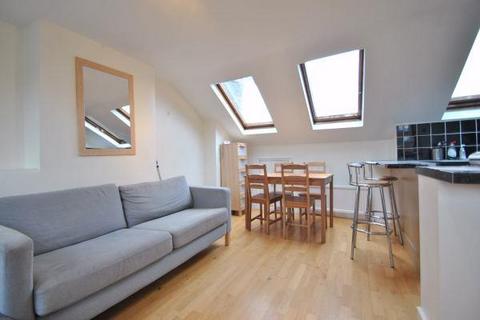 3 bedroom flat to rent, Delaford Street, SW6