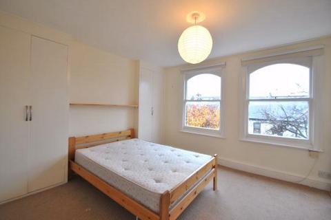 3 bedroom flat to rent, Delaford Street, SW6