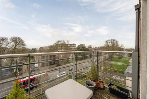 2 bedroom flat for sale, Holford Way, Putney, London, SW15