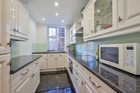 1 bedroom flat for sale, Richmond Road, Raynes Park, London, SW20