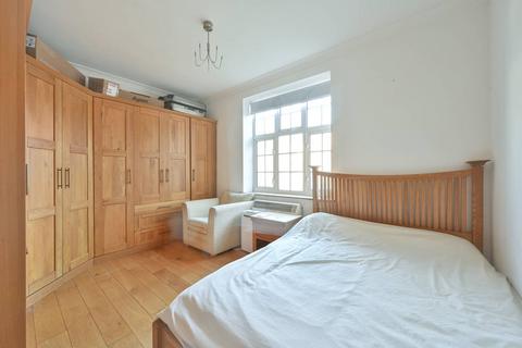 1 bedroom flat for sale, Richmond Road, Raynes Park, London, SW20