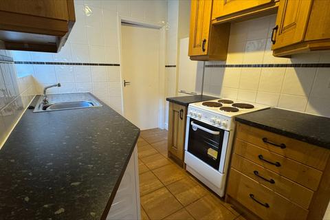 2 bedroom terraced house to rent, Mott Street, Loughton, IG10