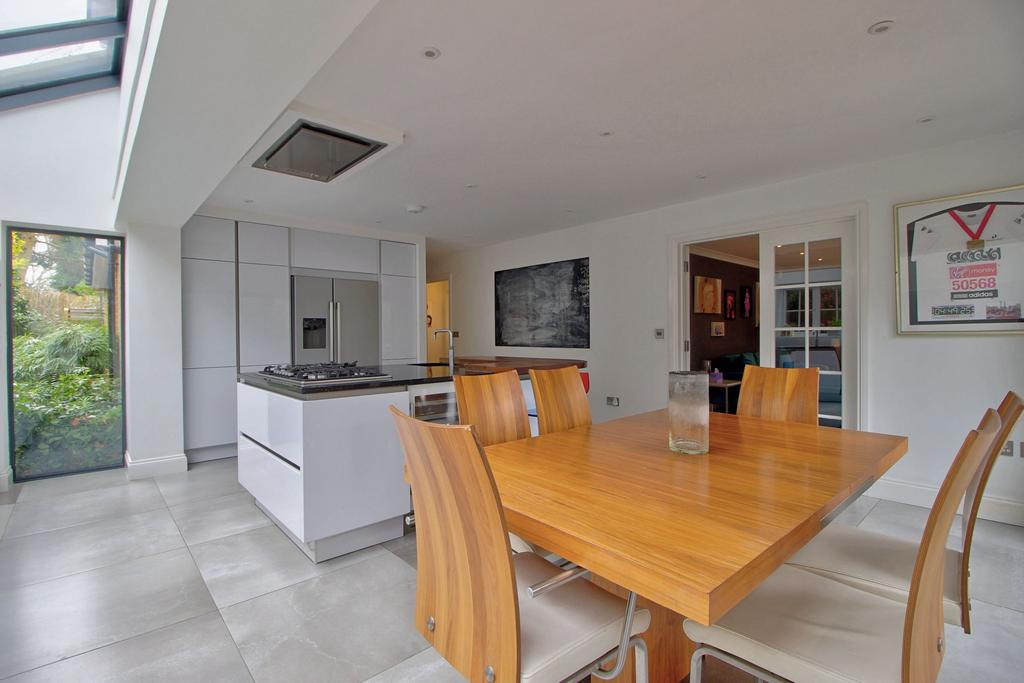 Integrated extractor &amp; wine cooler