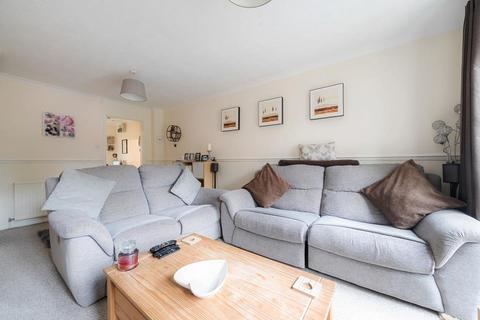 20 Cropper Close, Thatcham, RG19 4WE