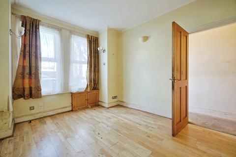 2 bedroom ground floor flat for sale, Westfield Road, London W13