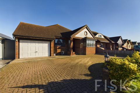 3 bedroom detached bungalow for sale, Beachway, Canvey Island, SS8