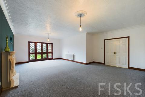 3 bedroom detached bungalow for sale, Beachway, Canvey Island, SS8