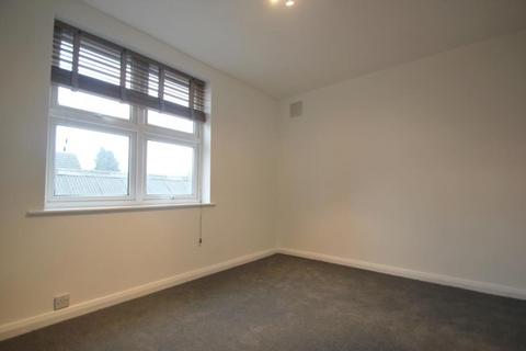 1 bedroom ground floor flat to rent, Addlestone, Surrey, KT15