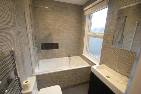 1 bedroom ground floor flat to rent, Addlestone, Surrey, KT15