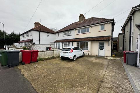 4 bedroom semi-detached house to rent, Warrington Avenye, Buckinghamshire