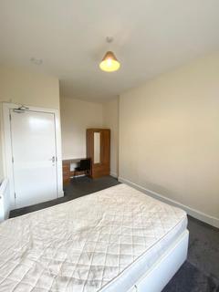 2 bedroom flat to rent, Arbroath Road, Baxter Park DD4