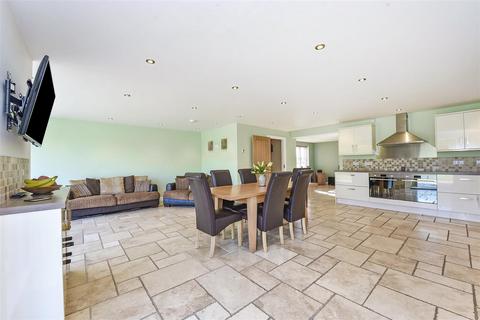 4 bedroom detached house for sale, Beech Close, Penton Harroway